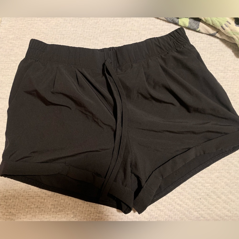 Zyia shorts with pockets and liner